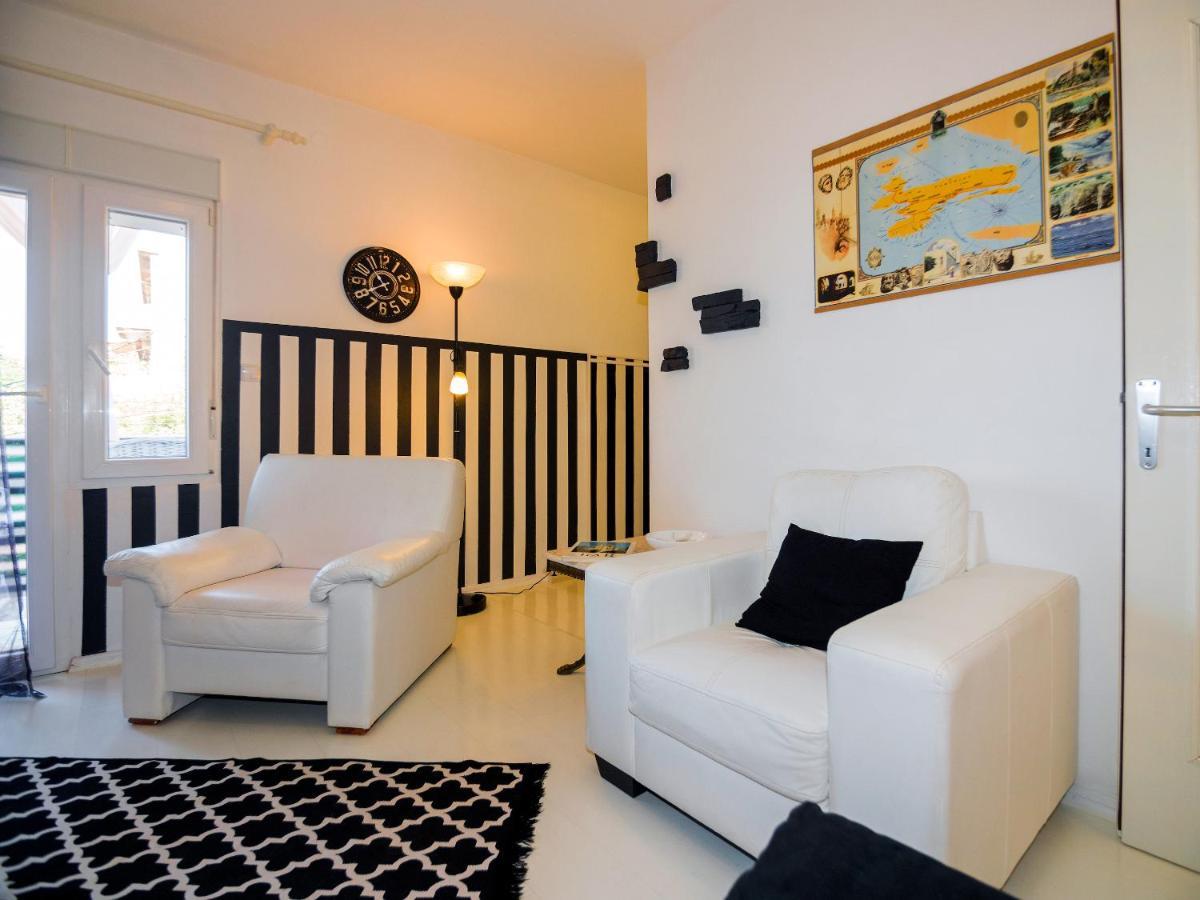 Apartment Eneja Rab Town Buitenkant foto
